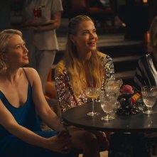 The White Lotus. Carrie Coon, Michelle Monaghan e Leslie Bibb in una scena della terza stagione.