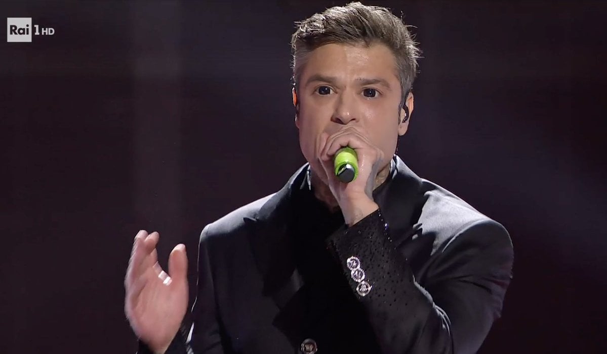 Sanremo 2025, mea culpa di Fedez: "Errore gravissimo, spero di reggere", ma il suo brano conquista il web