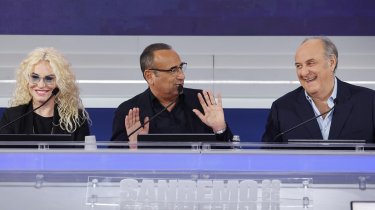 Sanremo 2025 Antonella Clerici Gerry Scotti Carlo Conti