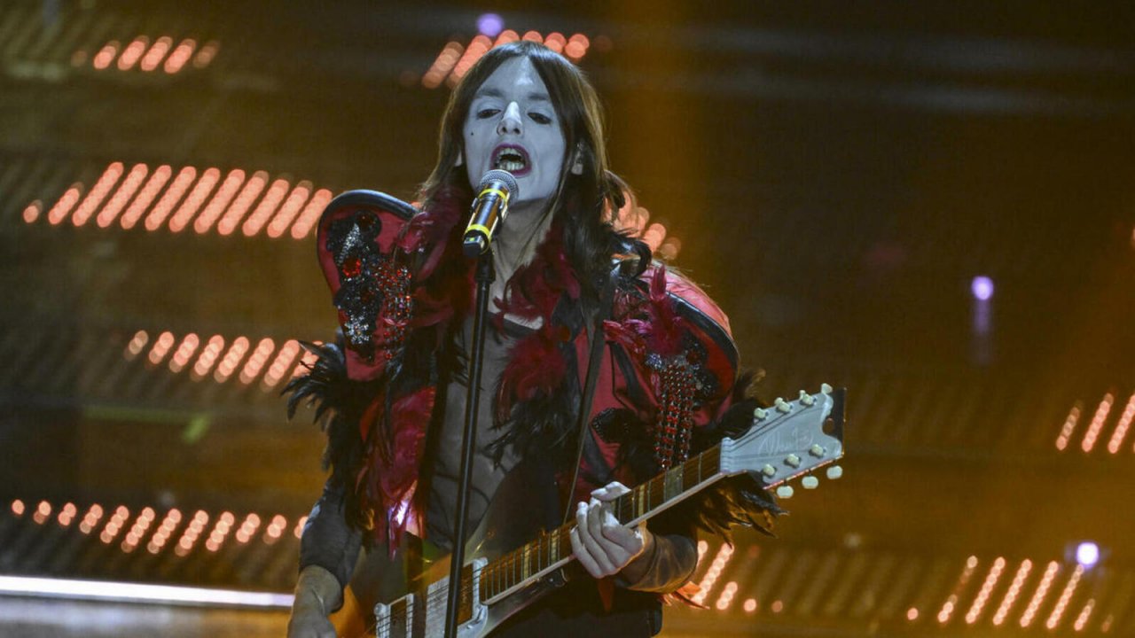 Lucio Corsi nella finale di Sanremo 2025