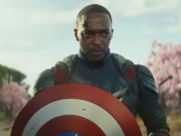 Captain America: Brave New World, Anthony Mackie sorprende i fan entrando in sala col secchiello dei popcorn