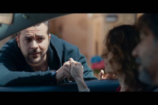 E poi si vede - Trailer della commedia con I Sansoni e Donatella Finocchiaro