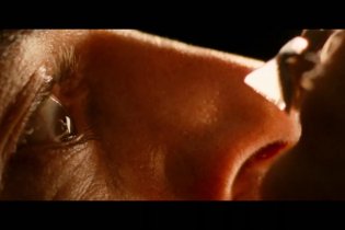 Reflection In A Dead Diamond - Teaser trailer del film con Fabio Testi