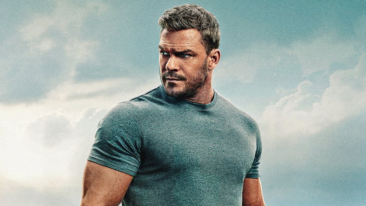 Alan Ritchson è Jack Reacher.