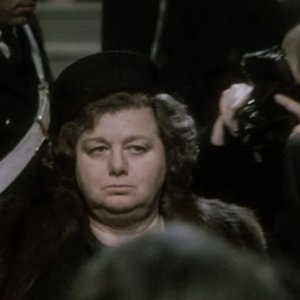 Gran Bollito: Shelley Winters in una scena in tribunale