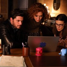 Imma Tataranni. Vanessa Scalera, Alessio Lapice e Barbara Ronchi in una scena della quarta stagione.