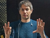 Anora: l'appello di Sean Baker per le finestre theatrical da 90 giorni è comprensibile ma ha poco senso