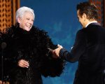 SAG Awards, Jamie Lee Curtis scherza sulla vittoria di Colin Farrell: 'Ha vinto chi mi ha trasmesso il COVID'