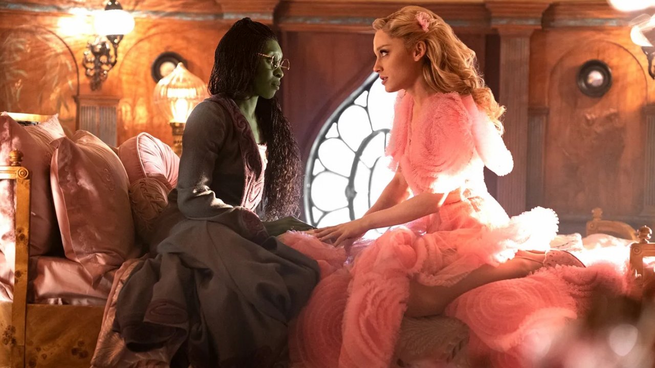 Cynthia Erivo e Ariana Grande in una scena di Wicked