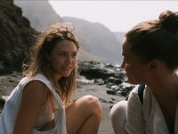 Alicia Vikander ed Elizabeth Olsen nel primo teaser del film sci-fi The Assessment