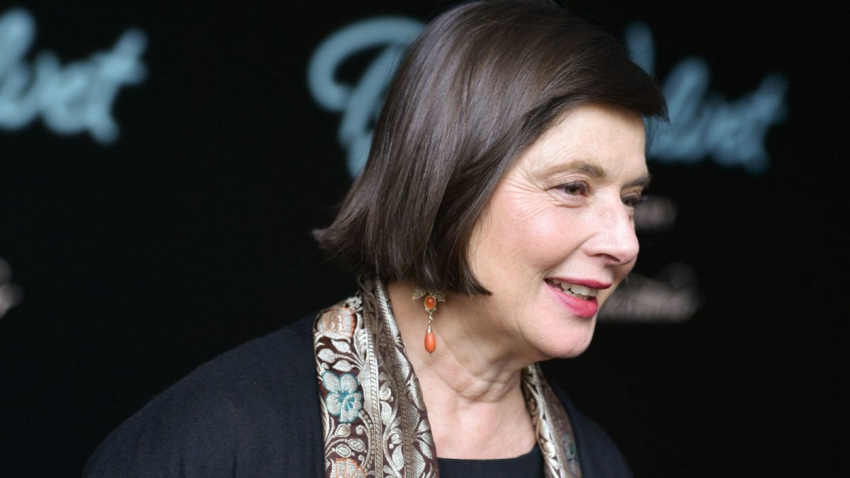 Isabella Rossellini nel biopic su Wallis Simpson: The Bitter End, il nuovo film diretto da Mike Newell