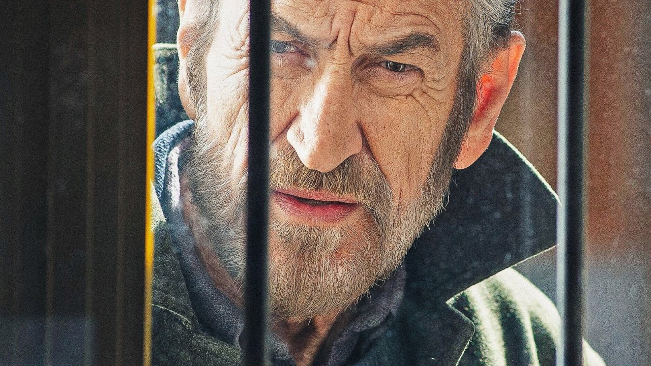 Marco Giallini in Rocco Schiavone 6.