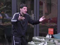 Grande Fratello, Lorenzo Spolverato è una furia nella notte: urla contro Shaila, colpi ai muri e agli armadi