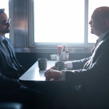 Daredevil: Rinascita, Charlie Cox e Vincent D'Onofrio in una scena della serie Disney+