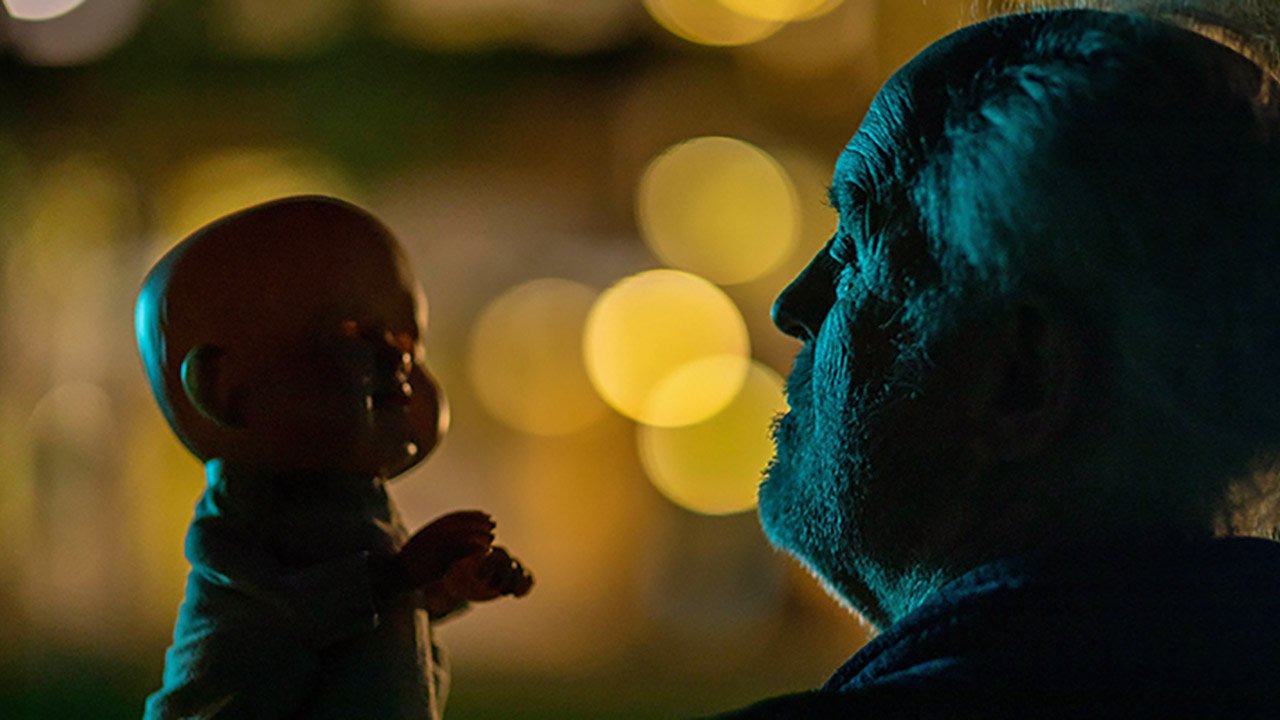 John Lithgow in una scena di The Rule of Jenny Pen