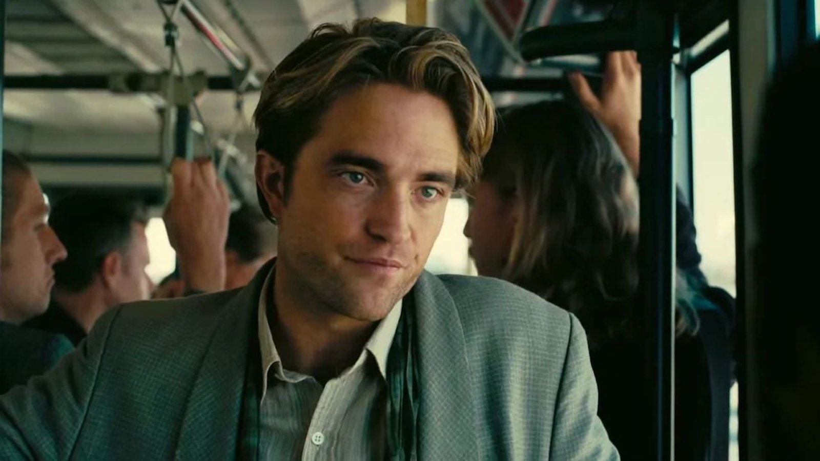 Robert Pattinson in una scena di Tenet