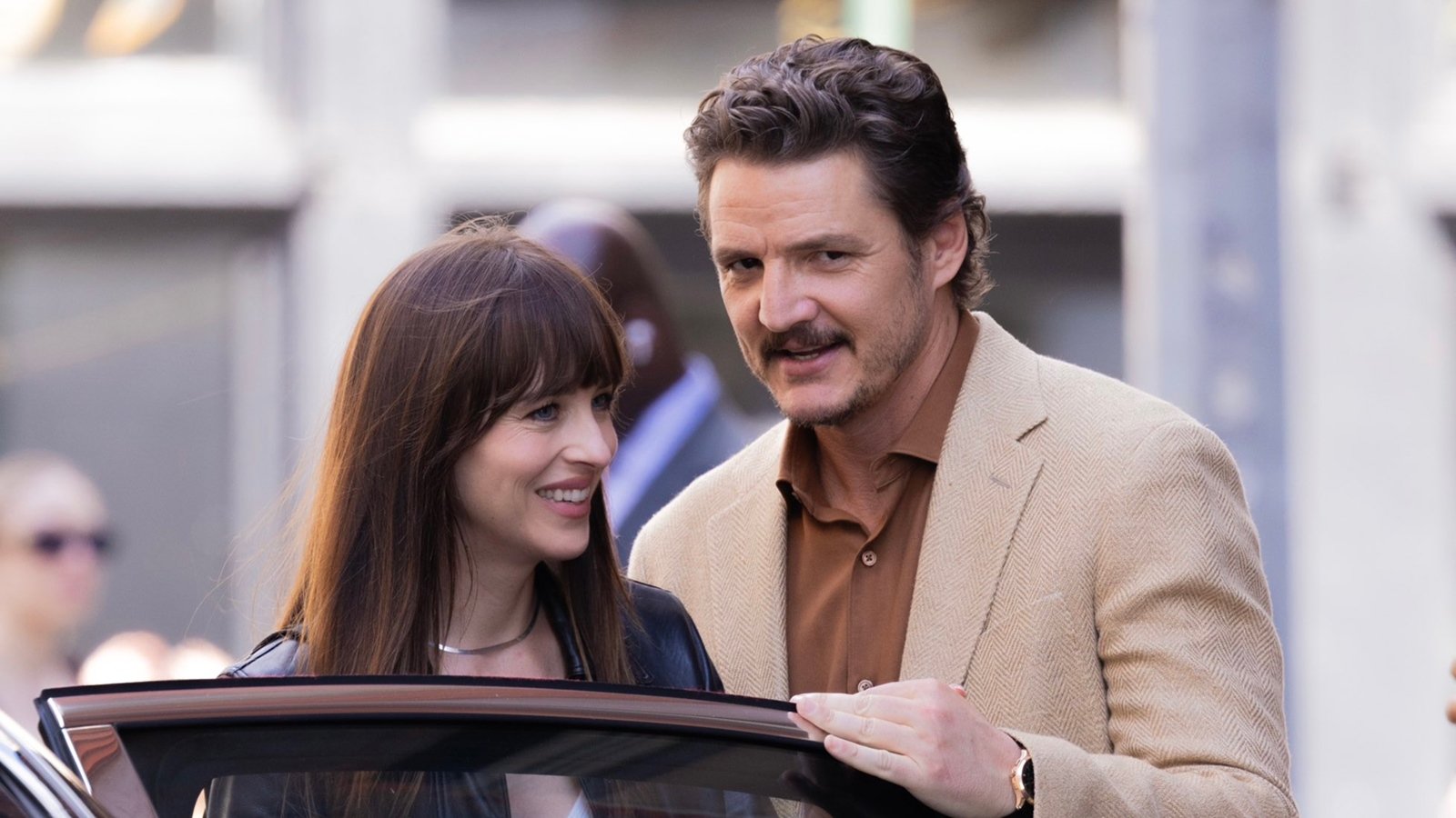 Dakota Johnson e Pedro Pascal