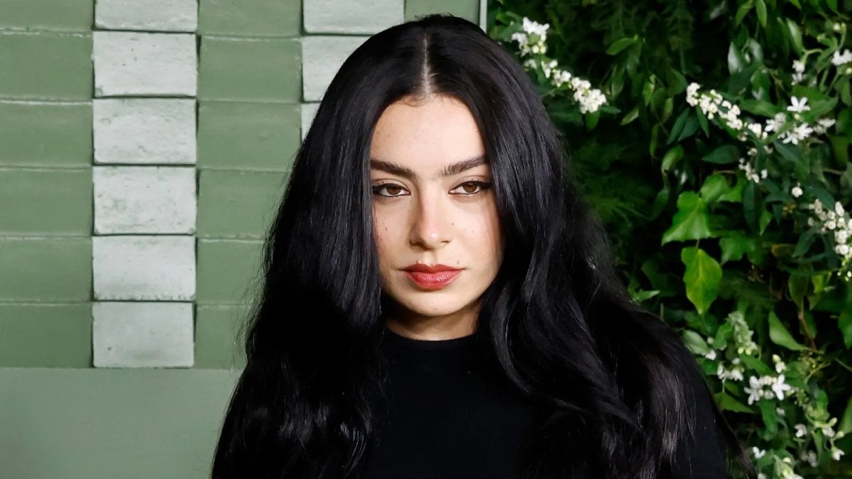 Le Cronache di Narnia: la cantante Charli XCX in trattative per entrare nel cast del film di Greta Gerwig