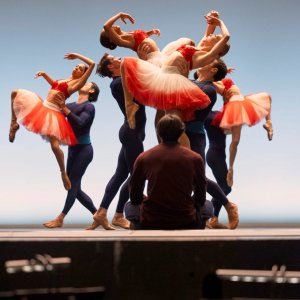 Étoile: Gideon Glick in una foto della serie