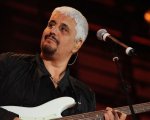 Pino Daniele mai raccontato nel documentario di Francesco Lettieri, Pino, al cinema il 31 marzo, 1 e 2 aprile