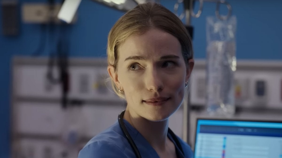 Pulse: Willa Fitzgerald e Colin Woodell alle prese con delle emergenze nel trailer