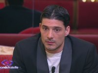 Grande Fratello: Lorenzo e Shaila smascherati pubblicamente da Alfonso Signorini: 'Avete perso la faccia'
