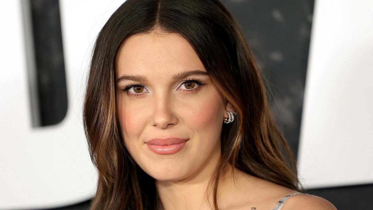 Millie Bobby Brown in primo piano