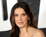 Millie Bobby Brown frena lo spin-off di Sherlock con Henry Cavill: 'Più donne sullo schermo'