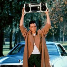 Non per soldi... ma per amore: John Cusack con lo stereo in mano
