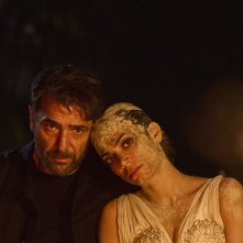 Gioco pericoloso: Elodie con Adriano Giannini in un'immagine