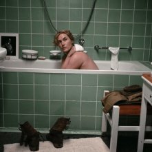 Lee Miller: Kate Winslet nell'iconica immagine della vasca da bagno