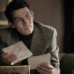 Lee Miller: Josh O'Connor in una scena