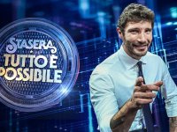 Stefano De Martino, che fenomeno: re di Affari Tuoi e ascolti da urlo con Stasera tutto è possibile
