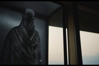 The Shrouds - Segreti sepolti - Trailer italiano del thriller di David Cronenberg