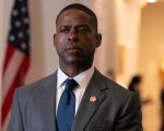 Paradise, intervista a Sterling K. Brown sul finale della serie: 'La seconda stagione vi stupirà'