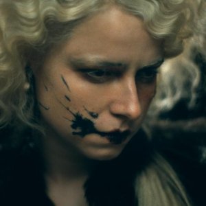 The Bride!: un primo piano di Jessie Buckey