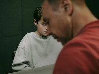 Adolescence: la risposta del co-creatore all''assurda disinformazione' diffusa da Elon Musk