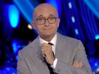 Grande Fratello, Alfonso Signorini contro i fan tossici del reality. E su Zeudi: 'Chi la conosceva?'