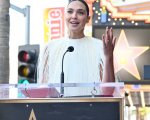 Gal Gadot ha ricevuto la sua stella sulla Hollywood Walk of Fame tra polemiche e scontri tra manifestanti