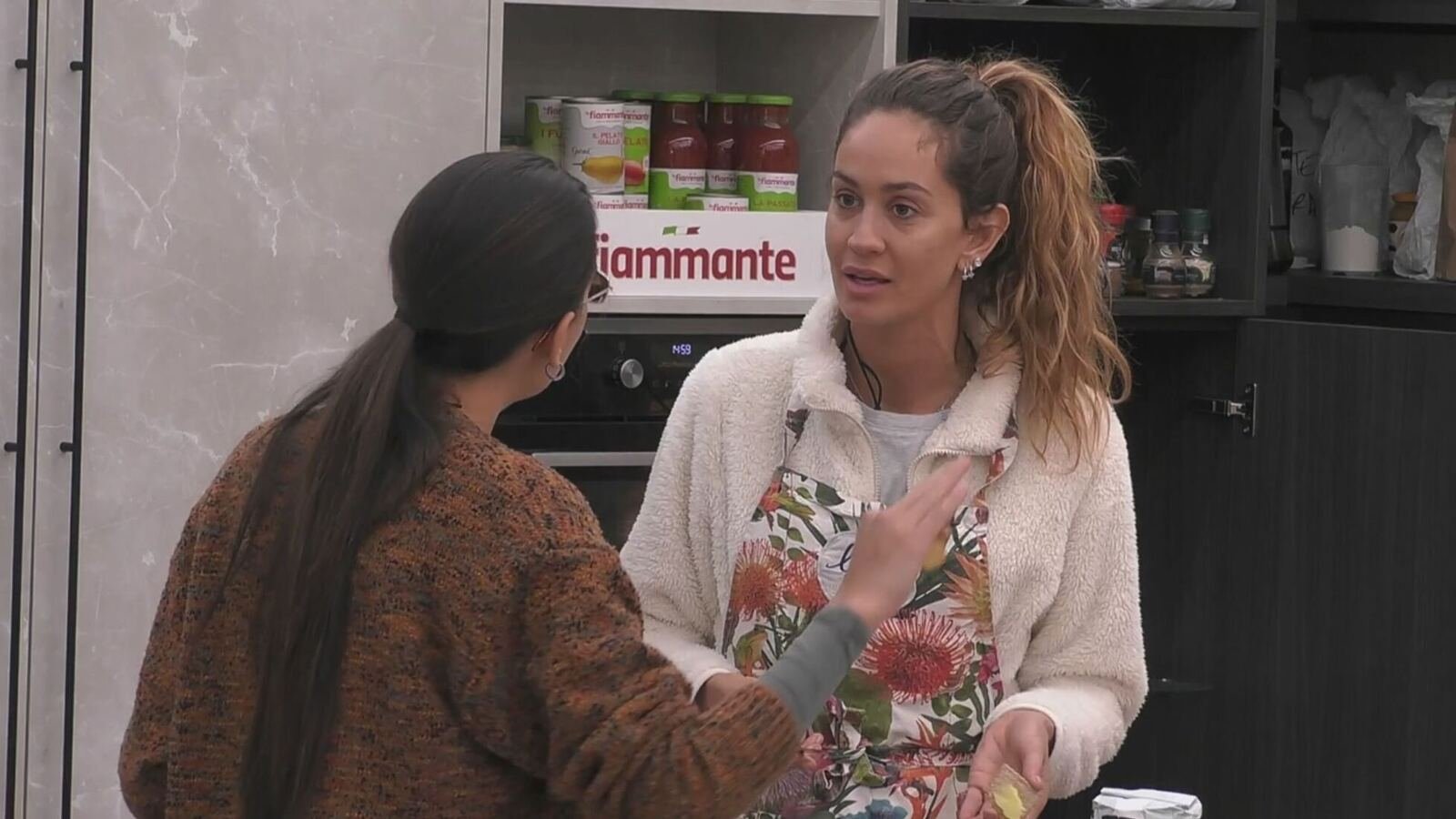 Lite tra Zeudi Di Palma ed Helena Prestes