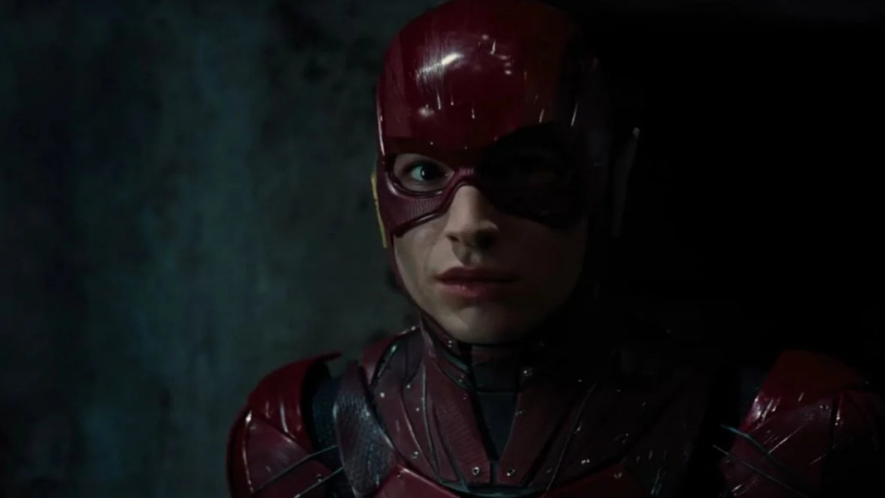 The Flash: Ezra Miller in una scena del film.