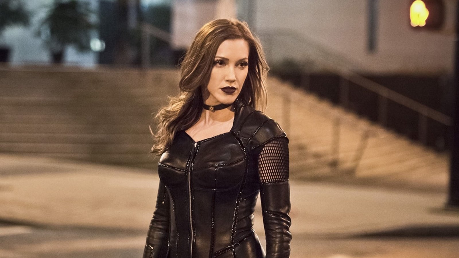 Arrow, Katie Cassidy in una scena della serie