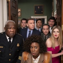 The Residence. Il cast in una scena della serie Netflix.