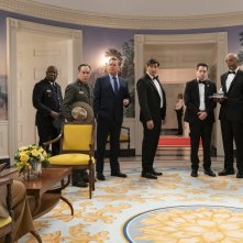 The Residence. Il cast in una sequenza della serie Netflix.