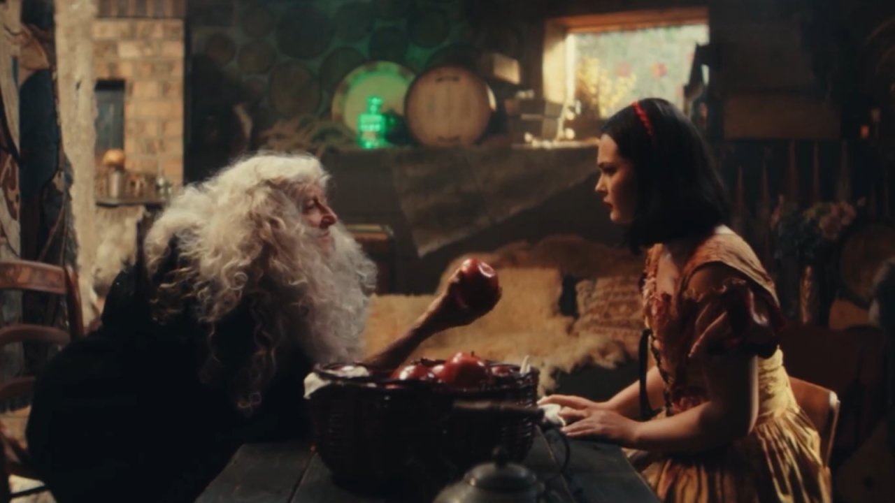 Una foto di Death of Snow White