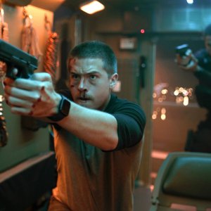 Aftermath - In trappola: una scena del film