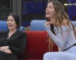 Grande Fratello: Helena quarta finalista, Shaila eliminata in semifinale, fuori anche Javier e Giglio