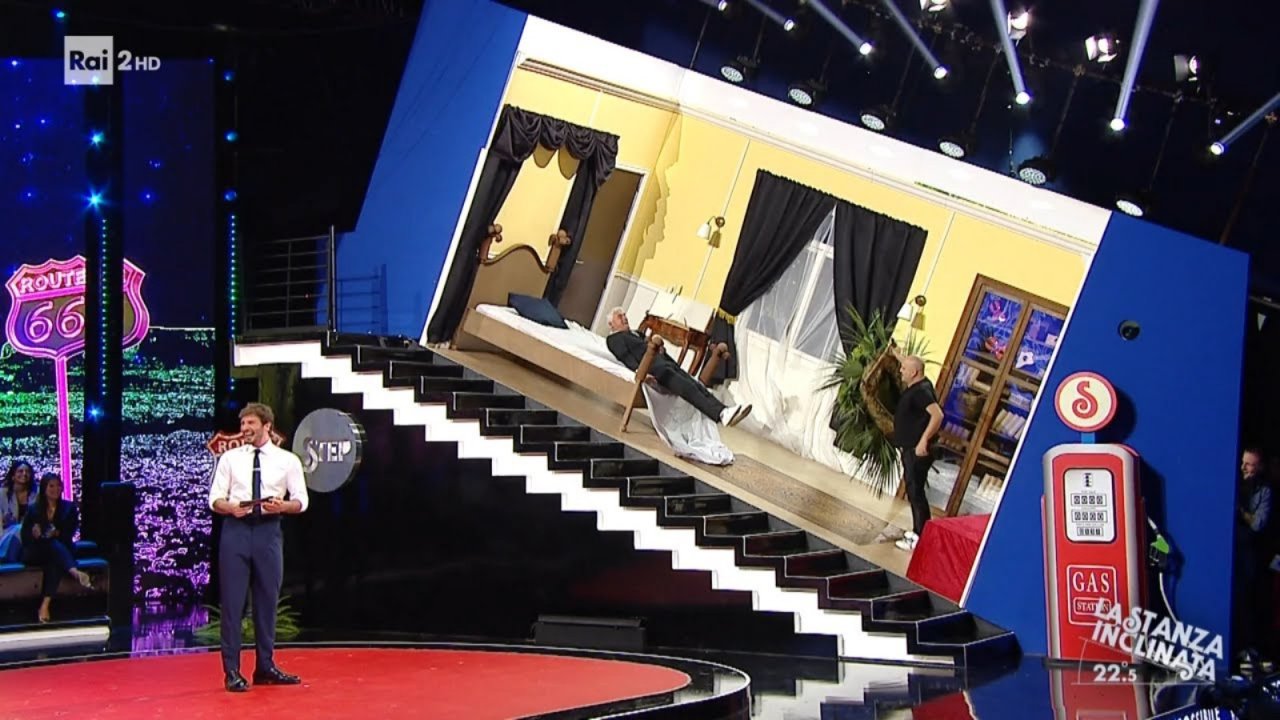 La stanza inclinata di Stasera tutto è possibile