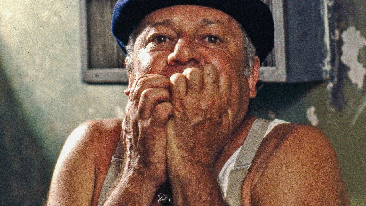 Paolo Villaggio in Fantozzi.