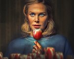 Holland, recensione: Nicole Kidman casalinga disperata in un thriller camp e colorato, ma privo di tensione
